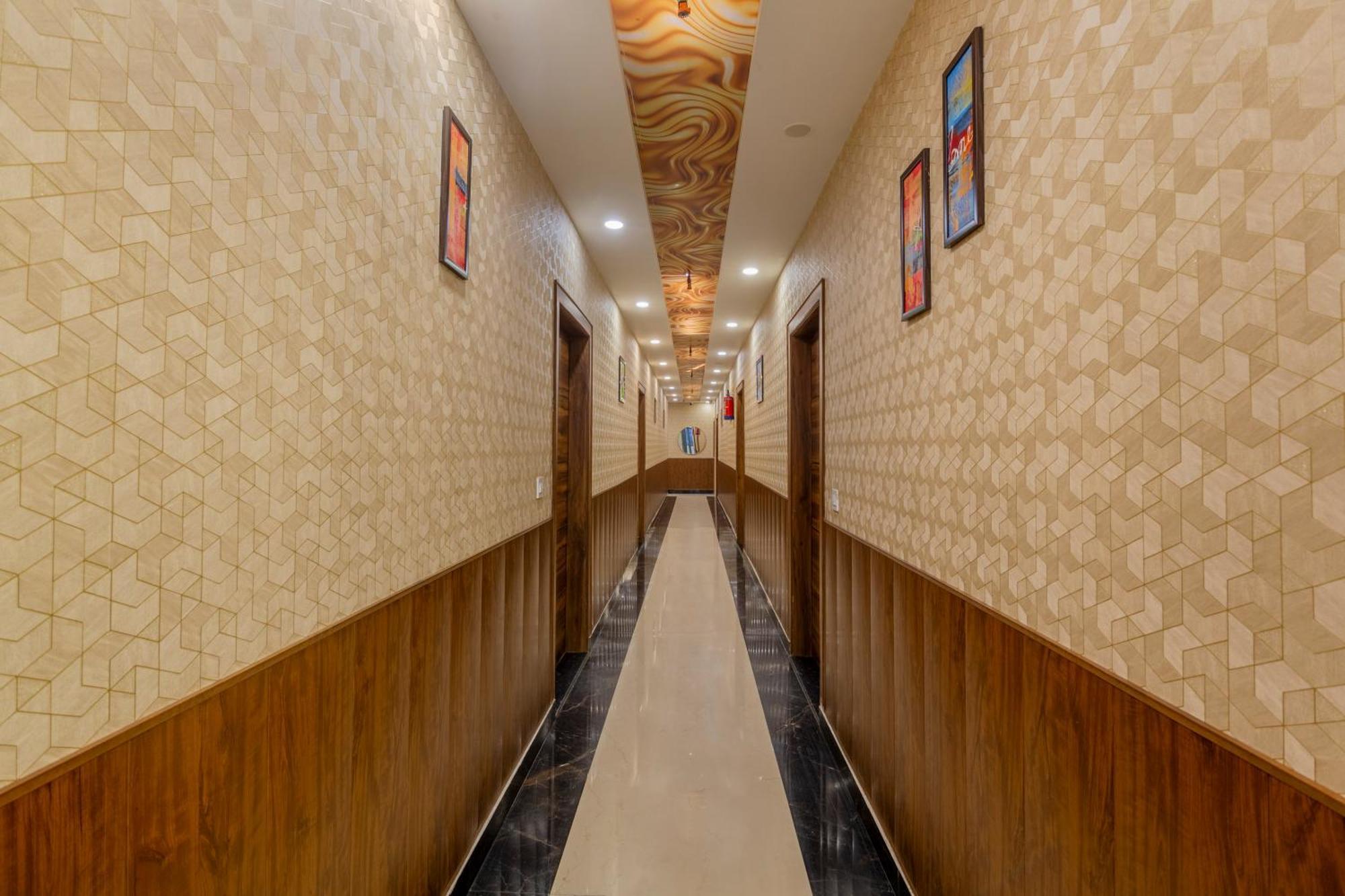 Shree Jee Hotel - Nit Фаридабад Екстериор снимка