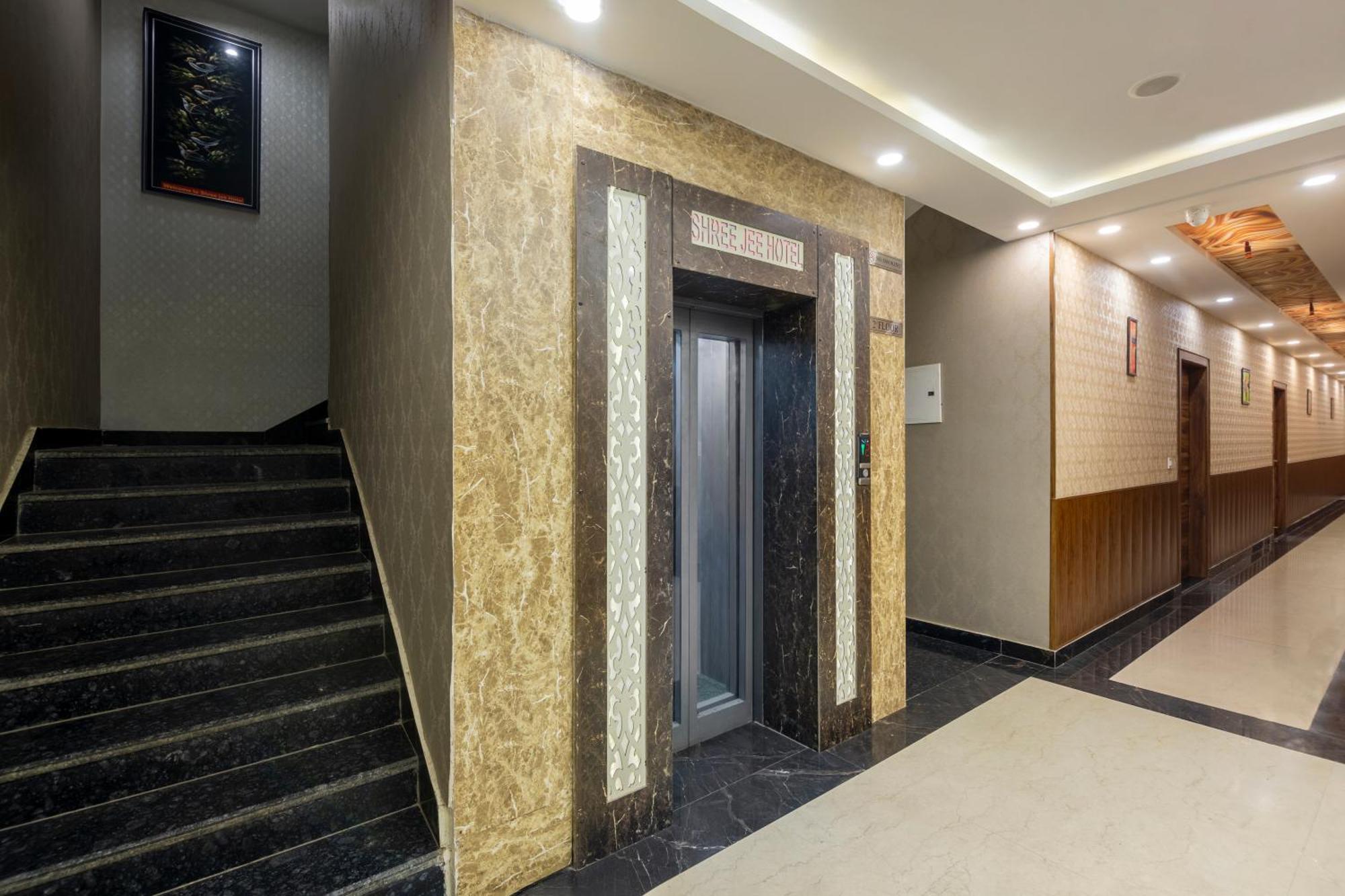 Shree Jee Hotel - Nit Фаридабад Екстериор снимка