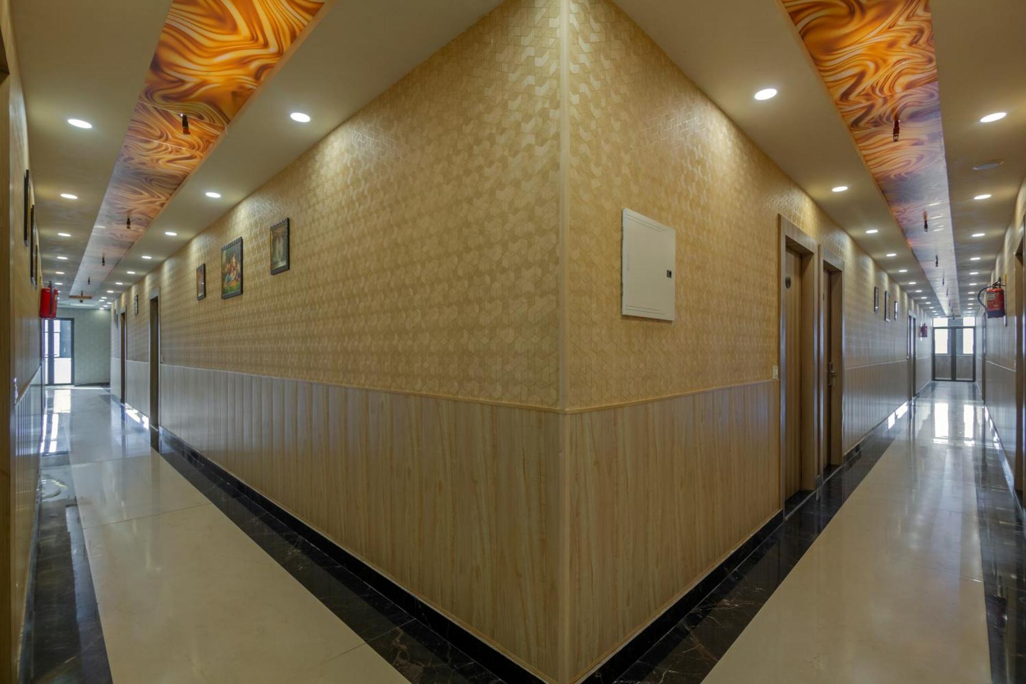 Shree Jee Hotel - Nit Фаридабад Екстериор снимка