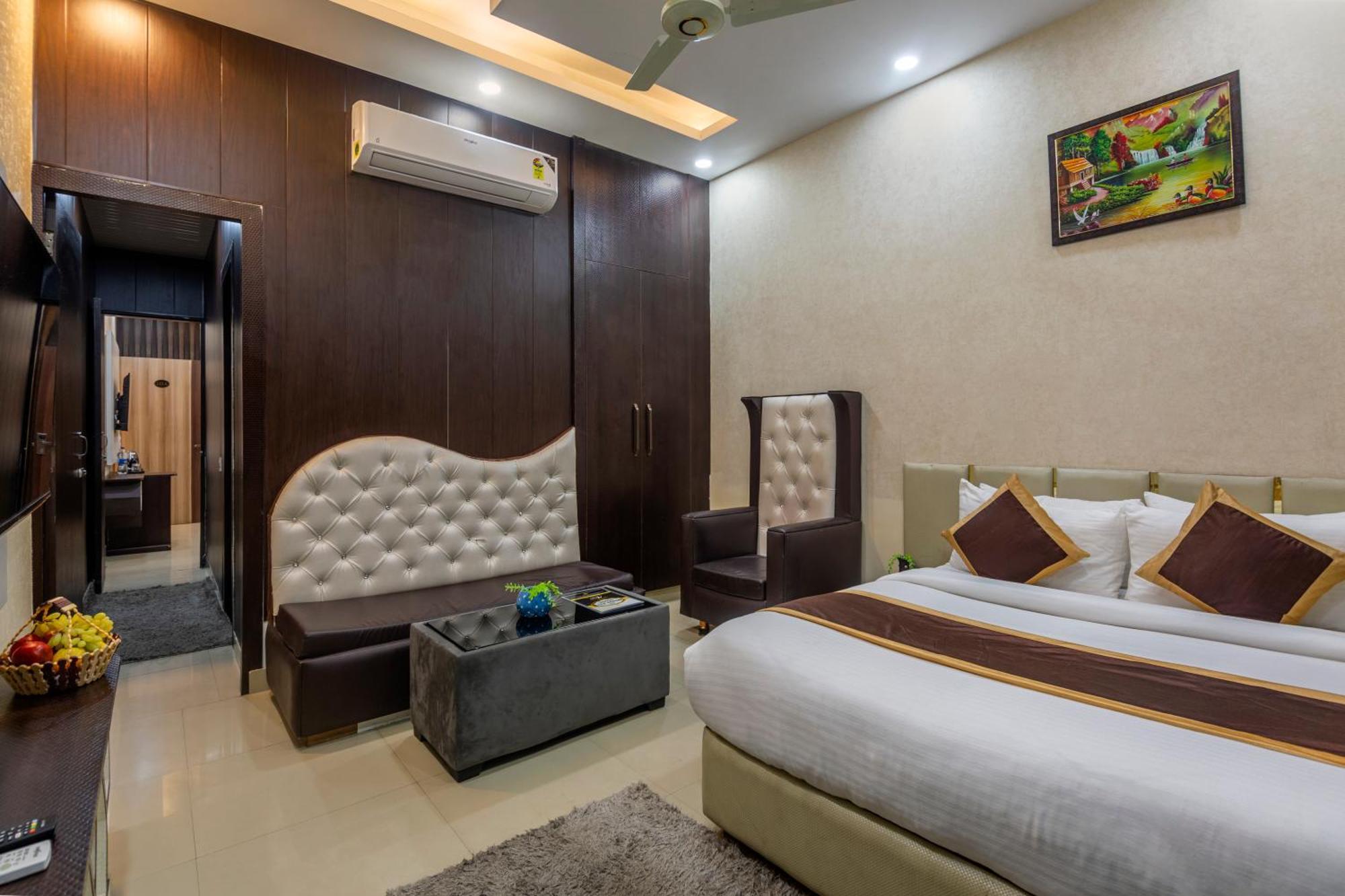 Shree Jee Hotel - Nit Фаридабад Екстериор снимка